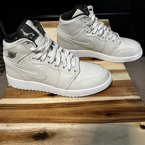 Nike Air Jordan - Picture 4 of 15